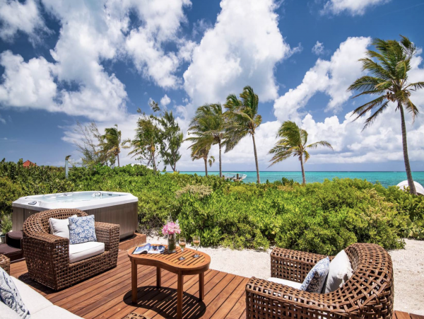 Turtle Cove Area villa with hot tub and private freshwater pool